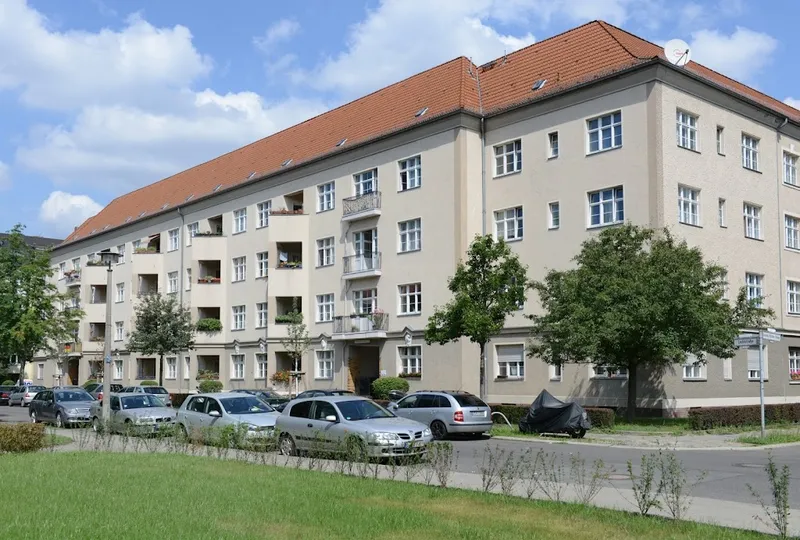 Sehr gut geschnittene Wohnung in zentraler Lage - Tapezierarbeiten erforderlich! — photo 1